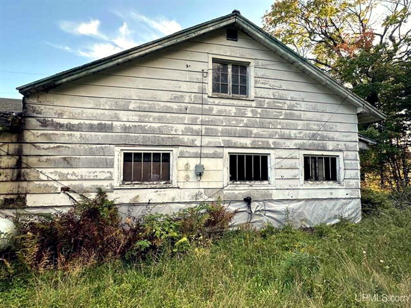Three Lakes Trading Post - Real Estate Photo